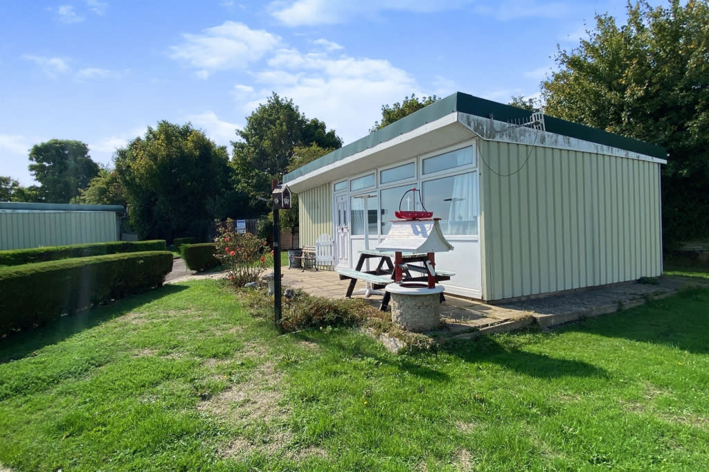 Peter Alan on Twitter "Fort Road, Lavernock, Penarth Two bedroom