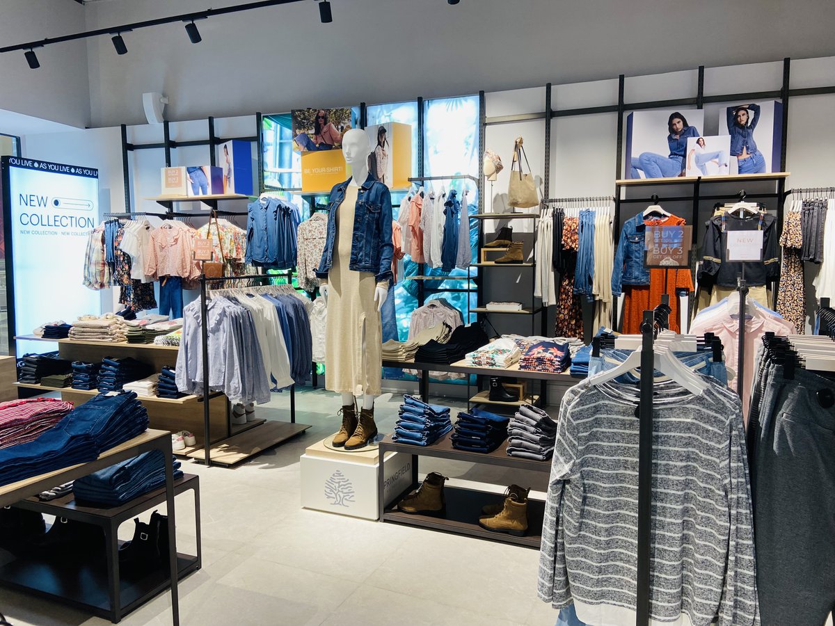 TAJ Lifestyle Center recently celebrated the opening of <a href="/springfieldmw/">Springfield</a> store for men &amp; women! modern &amp; urban clothing for real people in their day to day life
#tajlifestylecenter #AmmanJordan #asyoulive #fashion
افتتاح متجر سبرينج فيلد في تاج 
#تاج_لايفستايل #الاردن_عمان