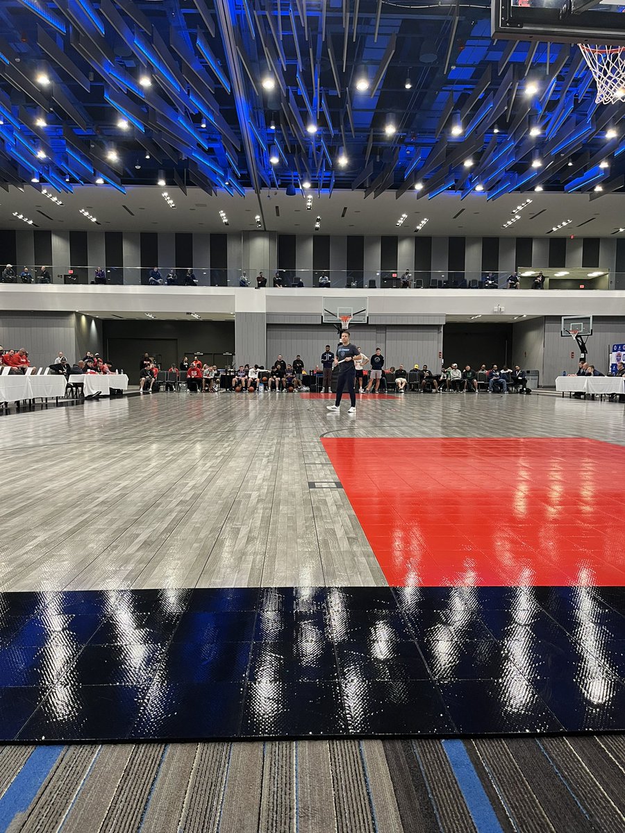 tybardall's tweet photo. Great talk by @JRonai this morning at #OHSBCACLINIC2K22 from Mount Vernon Mens Basketball. Deliberate practice was a key takeaway. Incredible coach that knows the game. Great two days of basketball talk put on by @ohioBKcoaches https://t.co/cohDWEdn9v