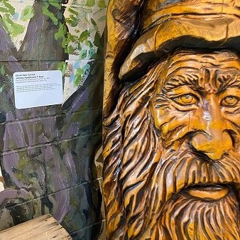 VisitNCM's tweet photo. Today is Johnny Appleseed Day! In honor of his 248th birthday, we are handing out complimentary cupcakes and apples (of course!), at the Johnny Appleseed Visitors Center on Route 2! Stop in and learn more about this local folk hero #visitnorthcentral #mylocalma @VisitMA https://t.co/RS0Ob1HOhk