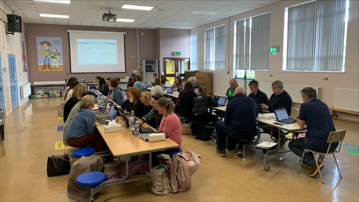 Cloughglass's tweet photo. A great morning with the staff of the Loughshore Learning Community, exploring collaboration among schools using @MicrosoftTeams and @OneNoteEDU!

#MicrosoftEDU #MIEExpert @MS_eduIRL https://t.co/NXap89JXfY