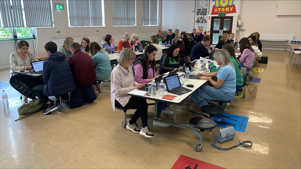 Cloughglass's tweet photo. A great morning with the staff of the Loughshore Learning Community, exploring collaboration among schools using @MicrosoftTeams and @OneNoteEDU!

#MicrosoftEDU #MIEExpert @MS_eduIRL https://t.co/NXap89JXfY