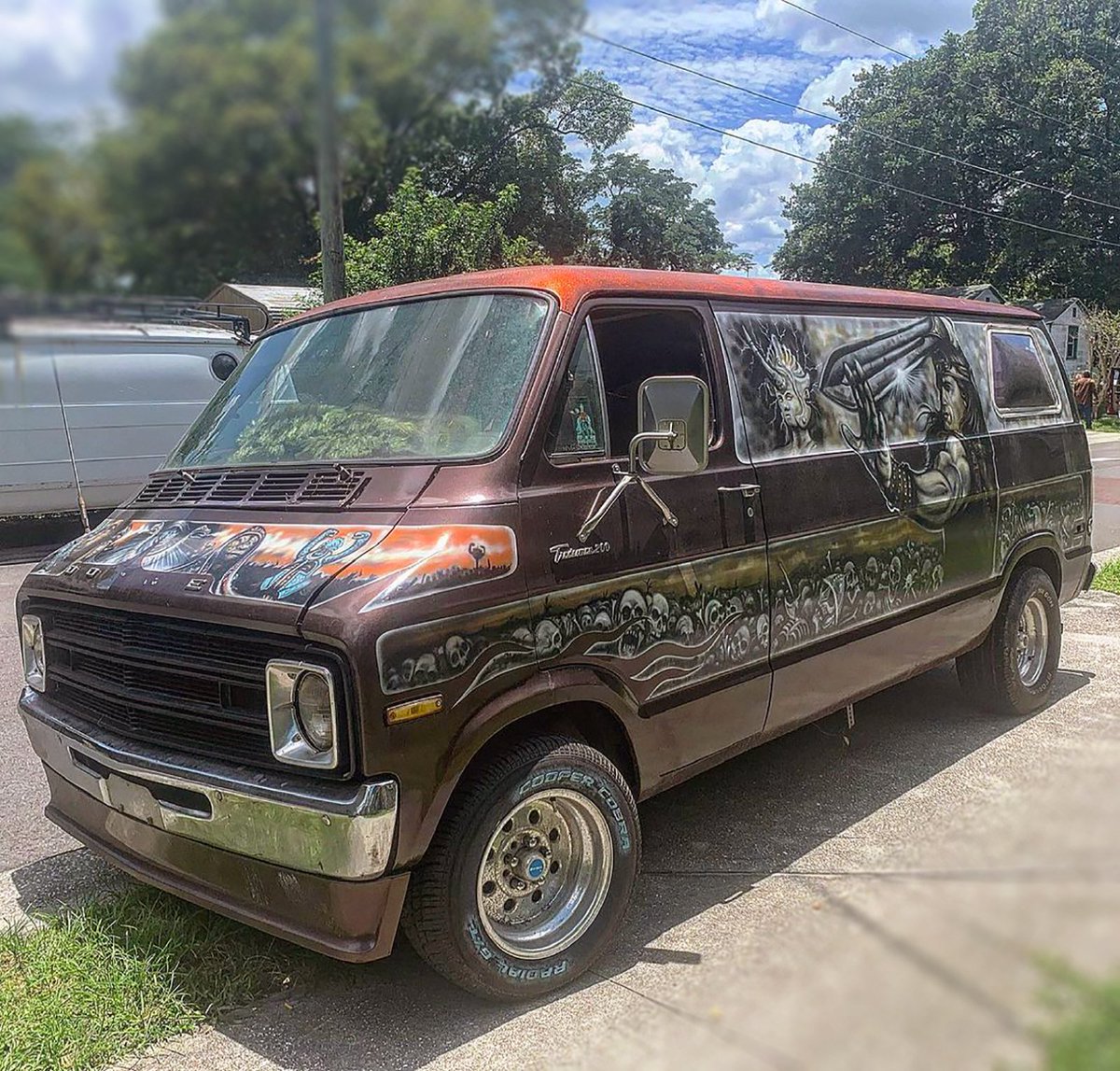 _VanCult_'s tweet photo. Happy Van Mural Monday!
..
@swamp.wizards #Covan
..
#vanmuralmonday #van #mural #monday #dodge #dodgevan #tradesman #vancult #vannin #vanlife #vanporn #customvan #boogievan @_vancult_ #getinandgetiton #hashtag https://t.co/ShkDxdk2YR