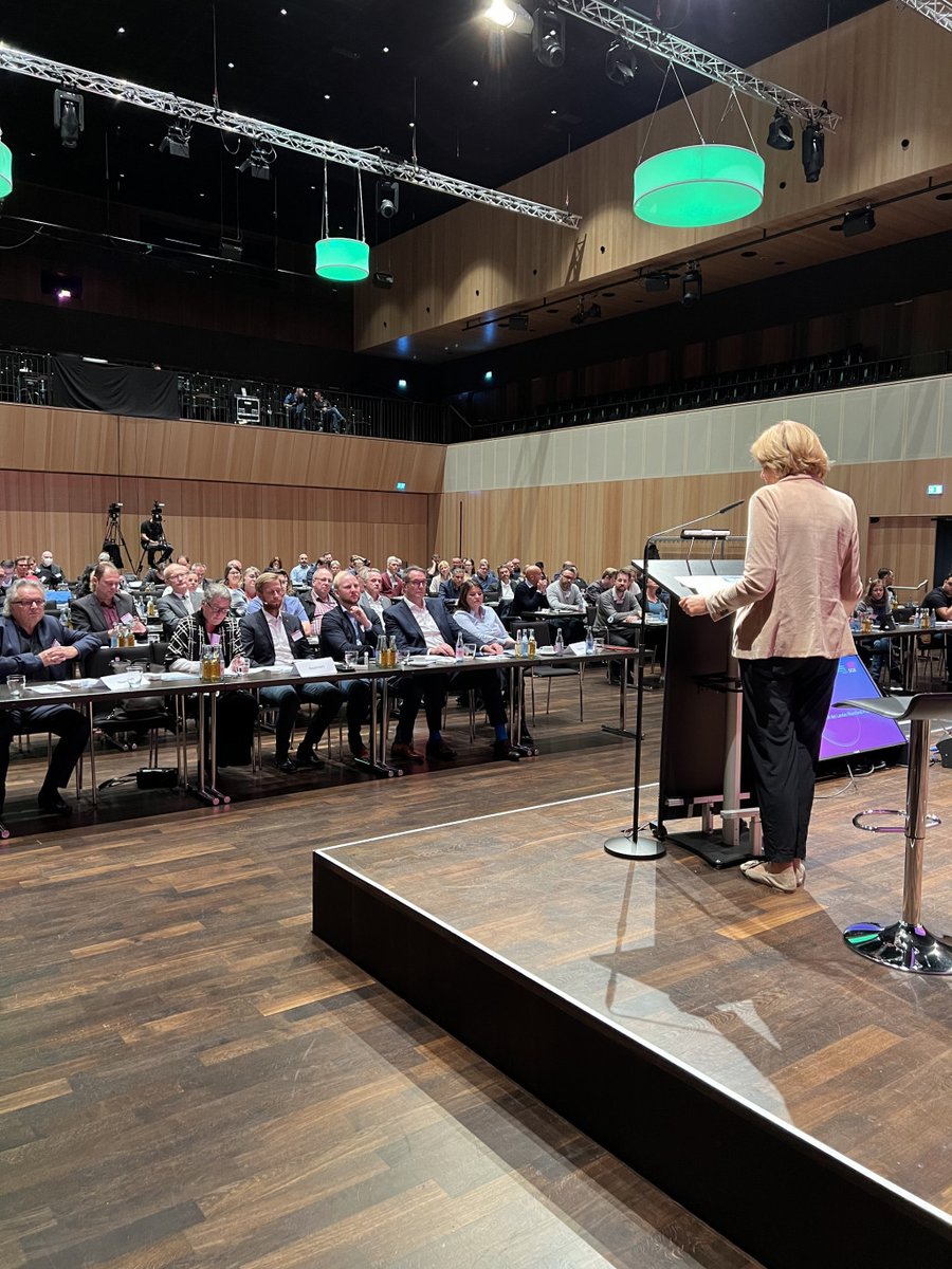 mastd_rlp's tweet photo. Transformationskonferenz des @DGBRLP in #Ingelheim. Mit dabei: Die #Transformationsagentur #RLP. „Das Land unterstützt Beschäftigte und Betriebe auf vielfältige Art und Weise im Wandel der #Arbeitswelt", betonte @Alex_Schweitzer. #transformRLP
PM 👉 https://t.co/86MTIZAciv https://t.co/VdHRfWqqE8
