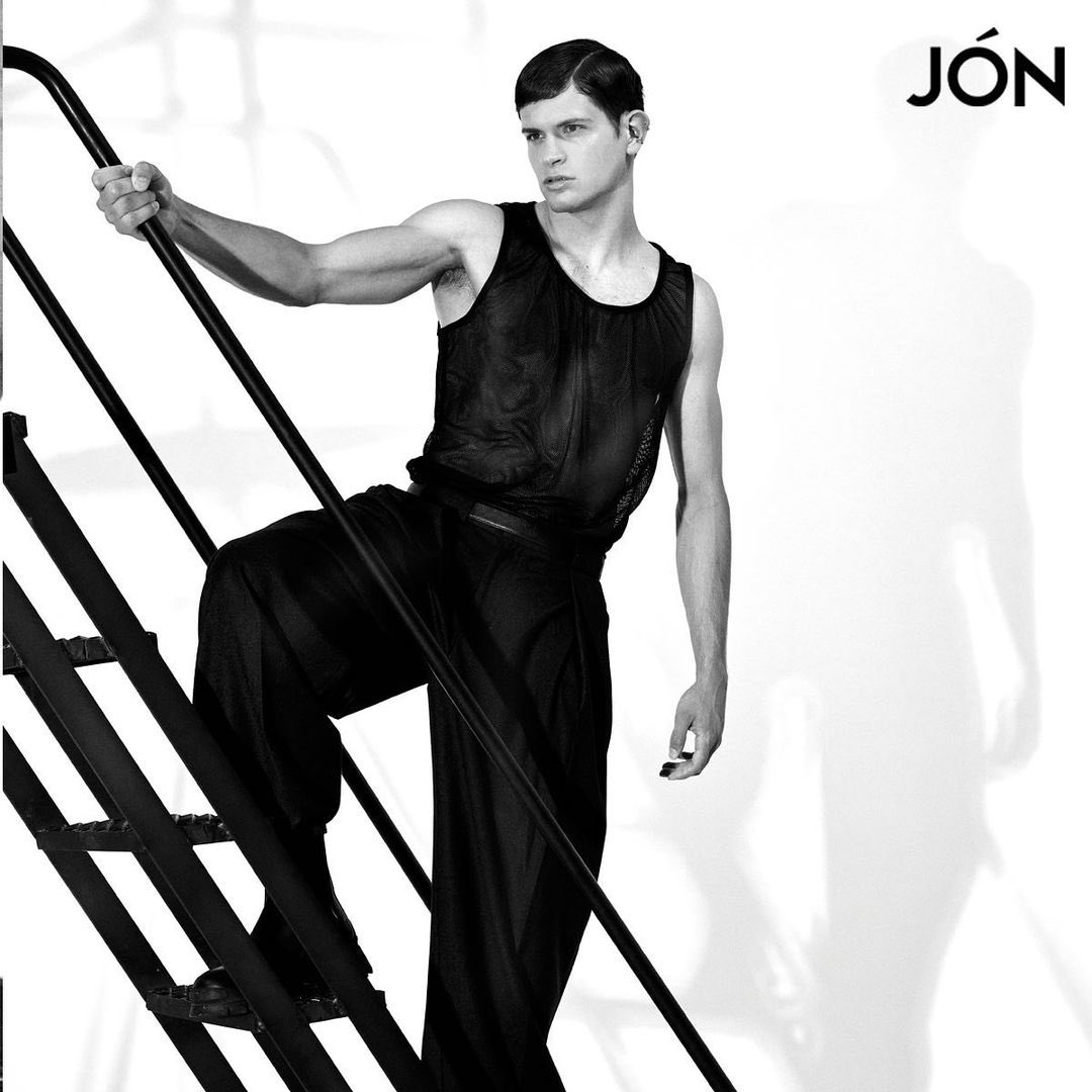dragonboyia's tweet photo. • @alexandercourtman 💥UNDER CONSTRUCTION 
 @jonmagazine issue #36 #FIX
@timo_pierre wearing @dsquared2 and @giorgioarmani 
#editorial #fashion #fashionphotography #photography #jonmagazine #fix #dsquared2 #giorgioarmani #male

#styling @dirk_meycke 
#Grooming @sabrina.reuschl https://t.co/Ug3TJZniPy