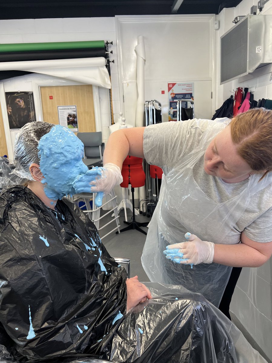 MediaMakeupPage's tweet photo. Very proud of my @coleggwent HNC Specialist Makeup Learners completing their first ever Lifecast within the first 3 days of their course 🎭 

Learners used @NeillsMaterials 3 minute set alginate, excited to see the faces refined this week! https://t.co/w5OVit8dtt