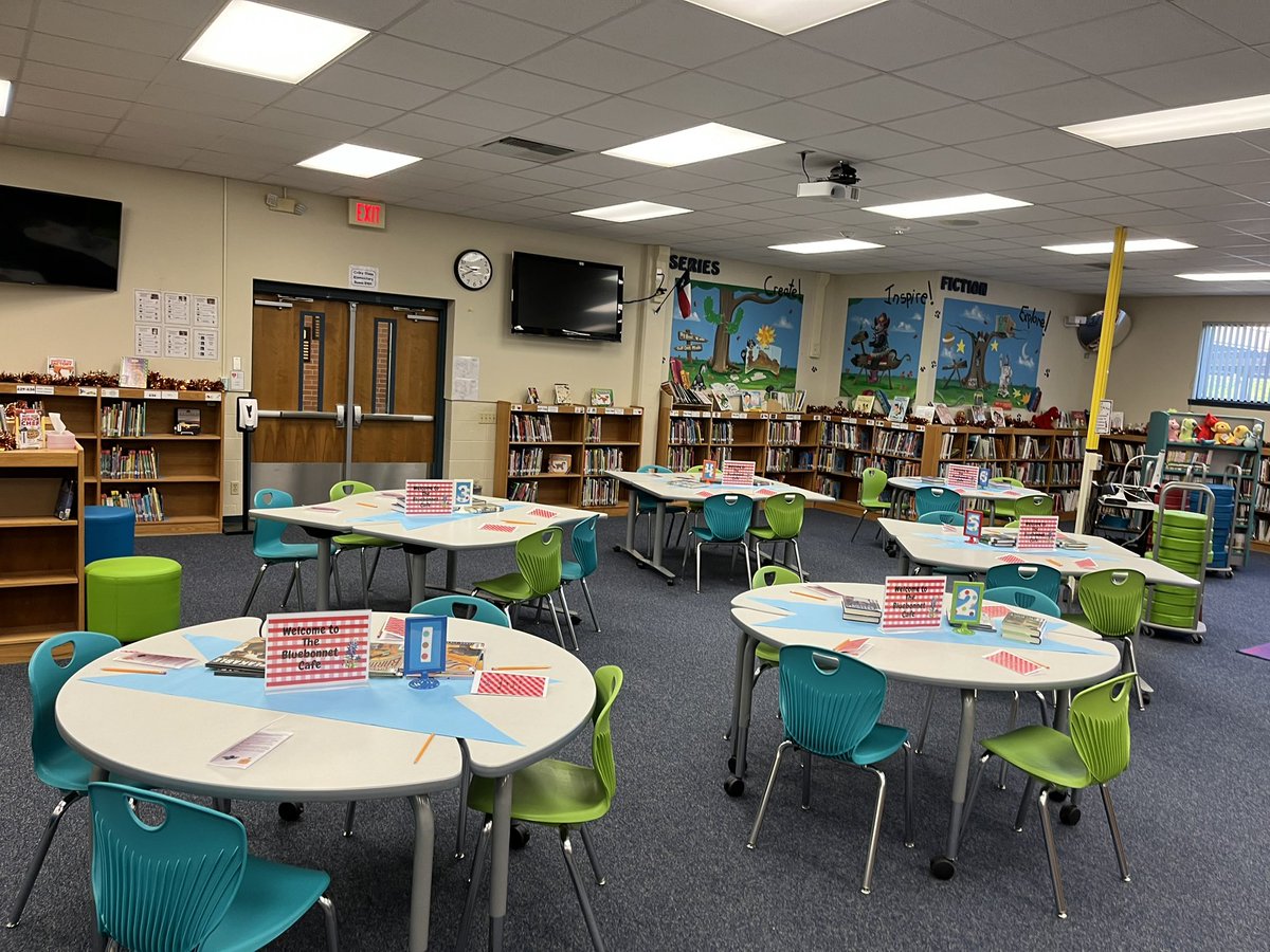 A_Colwell96's tweet photo. The @TBABooks Cafe is ready! I can’t wait for our 3rd-5th Lil’ Huskies to experience this! So many great books to choose from! 📖💛🌟 #glassignited @NISDLib @NISDGlass @nisdelemelar https://t.co/xDFYPNlQdZ