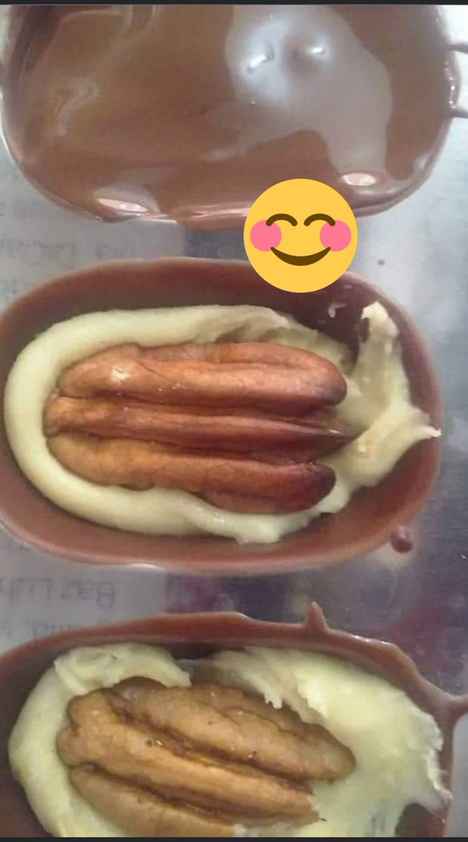 chabrusca's tweet photo. Chocotejas de crema de lúcuma con pecanas. Te provoca? Esperando tus pedidos andamos. Buen inicio de semana y gran lunes Dulxe Amor Lovers. #Lunes #Setiembre #Chocotejas #Pecanas #SaboresNuevos #Emprendedores #Perú #Pedidos 🎁💙👩👦🍫 https://t.co/nxKtnNmr2d