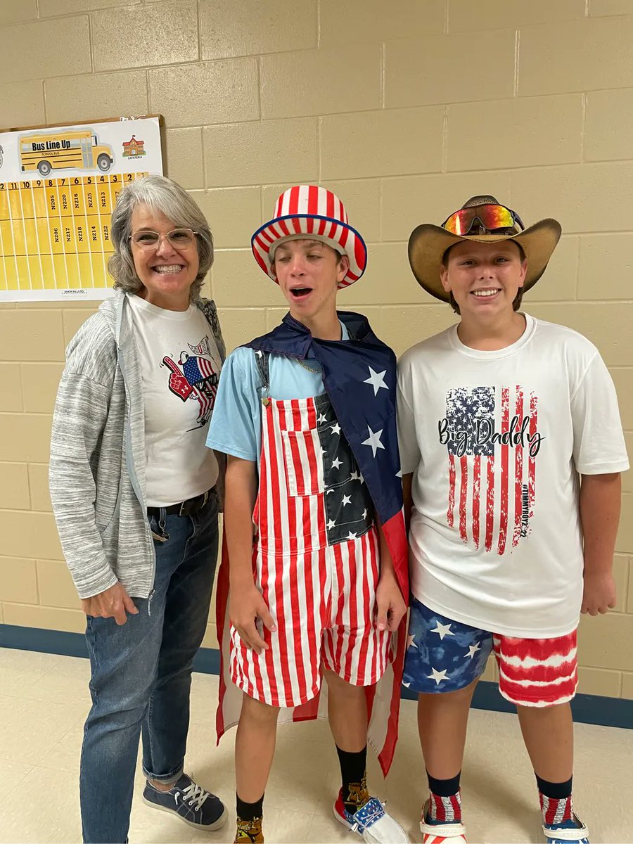 ClmsRaiders's tweet photo. Stars and Stripes all around Raider Nation! #PascoCelebratesFreedom @leadlearnpasco https://t.co/fsps1aZYuo