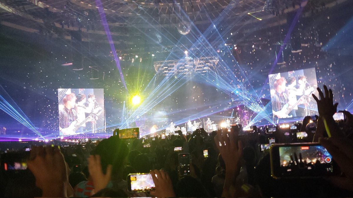 everymusics's tweet photo. 久々の遠征で、久々のバニラズで、久々の旅行で。
もうほんと最高な3連休でした！
次は武道館！！楽しむぞー！！ https://t.co/r5JV56ylsW