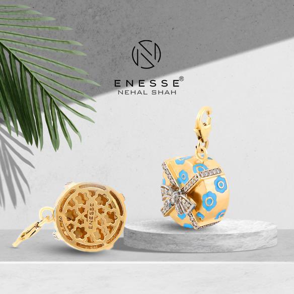 nehal_enesse's tweet photo. Magic is something you create. 

#luxury #finejewelry #14kt #14ktgold #charms #goldcharm #forher #forsomeonespecial #luxuryjewelry #mumbai #newyork #london #by #ENESSE #by #nehalshah https://t.co/OPG6oWyqM8
