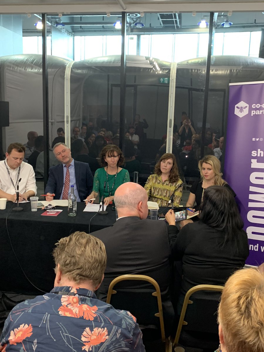 Standing room only #LabourConference22 to hear the effects on victims and communities as a result of cuts to police, youth and justice services. @KiMcGuinness @AnnelieseDodds @SteveReedMP The symptoms of Tory failure and lived experiences shared. @STynesideLabour