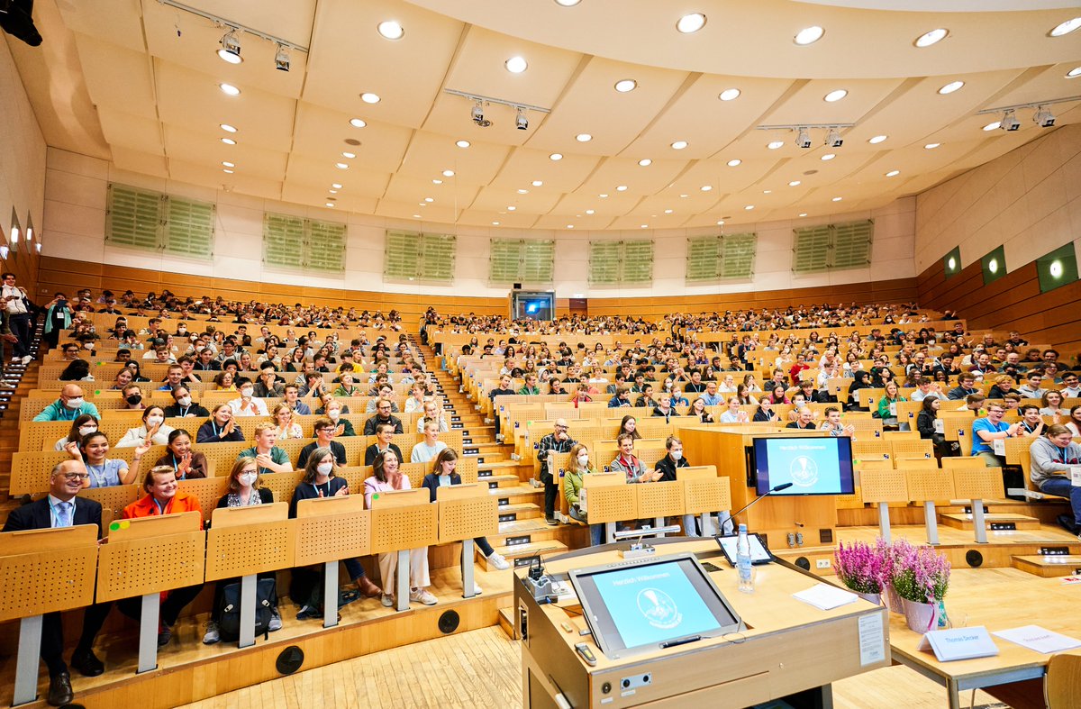 Netto-Null-Ziel erreichen mit #CO2-Speicherung im #Meer? bit.ly/3Sw0lZW
<a href="/AOschlies/">Andreas Oschlies</a> <a href="/GEOMAR_de/">GEOMAR</a> beim #kk22 an der <a href="/TUHamburg/">TU Hamburg</a> - Hamburger Schüler:innen bekommen Antworten auf den #Klimawandel der #Forschung 

<a href="/UHHMIN/">UHH - MIN-Fakultät</a> <a href="/HCUHamburg/">HafenCity Universität Hamburg (HCU)</a> @HAW_Hamburg <a href="/HSUHamburg/">HSU Hamburg</a> @hh_bwfgb <a href="/hh_bsb/">Schulbehörde Hamburg</a>