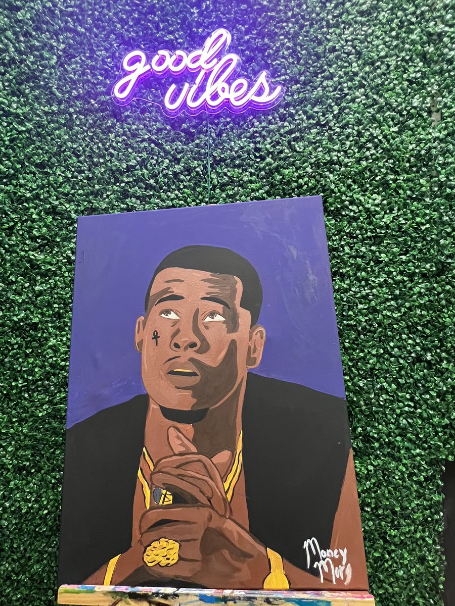 morgwat5800's tweet photo. It’s not everyday a celeb stops by ECSU, so when I heard Lil Murda from P-Valley was dropping by I had to make sure he felt welcomed!! He loved it! And reposted me on his IG 🔥🔥🔥🔥 yes, I do custom portraits! https://t.co/XW0sI52lje