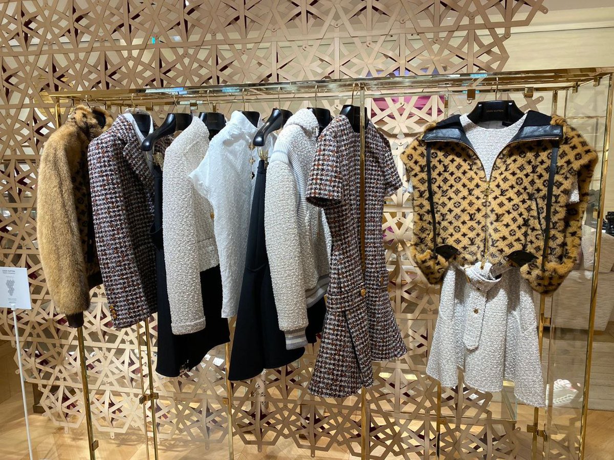 lisa669891's tweet photo. This clothing store is where my dream started. Although it doesn't bring me much profit, it gives me a family-like feeling and I like it very much.😊 https://t.co/z4DS1taWAf