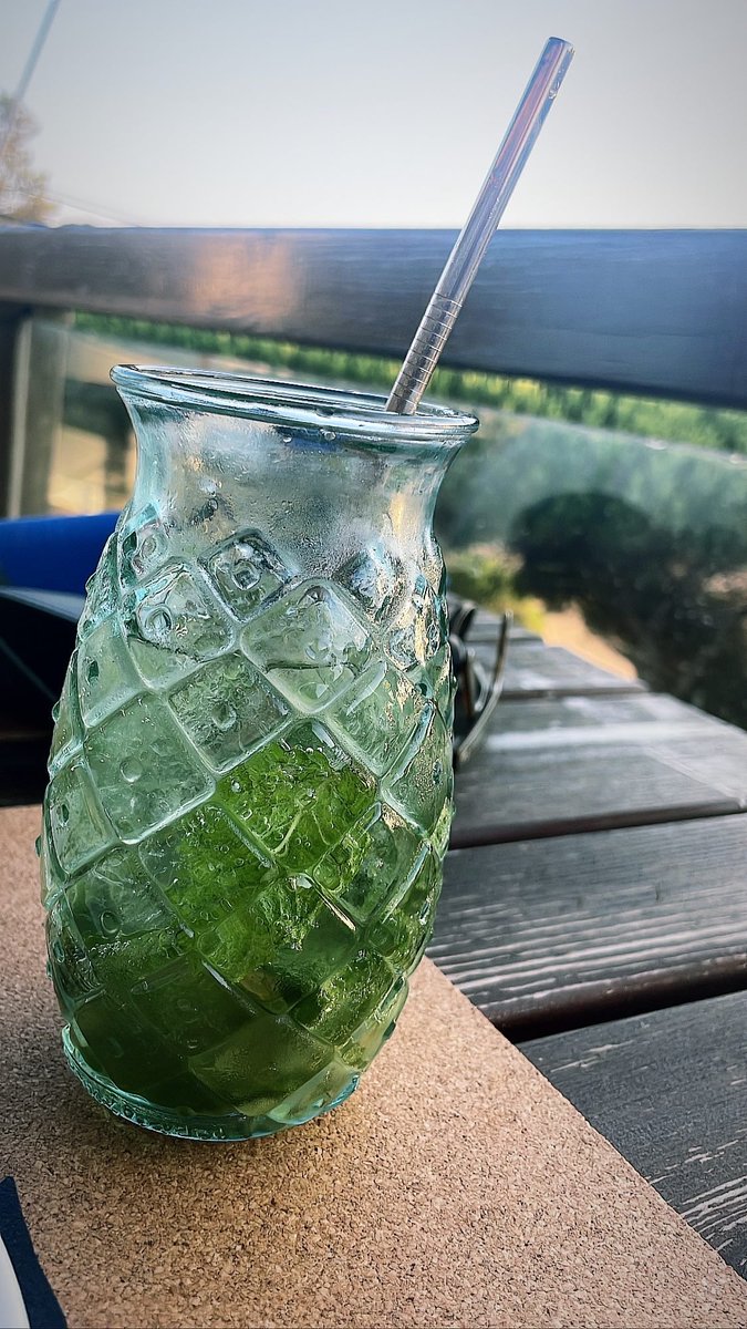 markodrexler's tweet photo. Cheers! #drinks #markodrexler https://t.co/WlF8Su5i0r