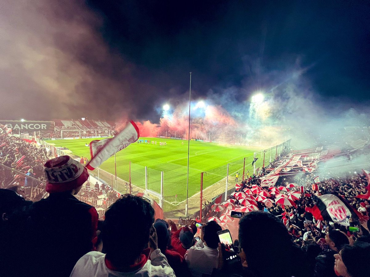 hinchadasar's tweet photo. La gente de Instituto de Córdoba, frente a Temperley.

#Instituto https://t.co/nD4SzIx3Rw