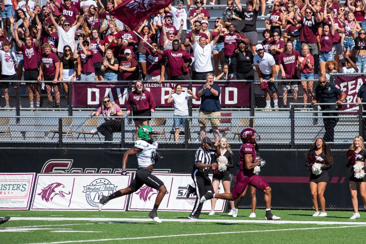 SIU_Football's tweet photo. Double Vision — @AvanteCox and
@Dante_Cox2 combined for 11 of SIU's 22 catches vs. UND. https://t.co/kEn7cqJoDb