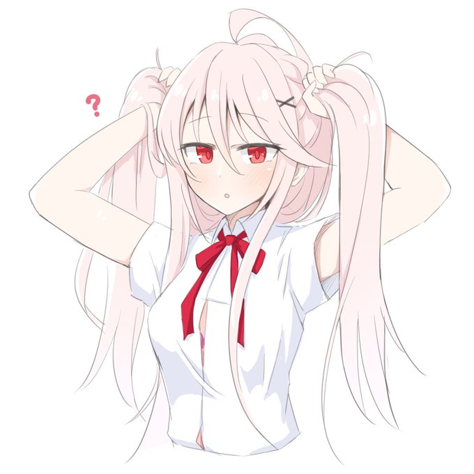 手ツインテするエミリーちゃん!! 