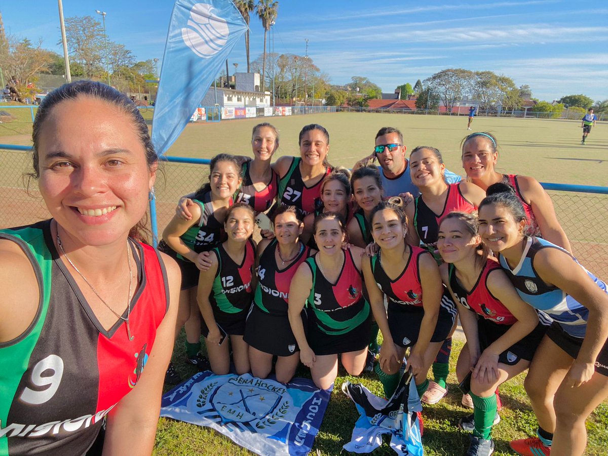 HockeyObera's tweet photo. 🏑 Primera! 4to puesto Nacional de Hockey social
1 San Juan 
2 Mendoza 
3 Bs As Sur 
4 Misiones 
Orgulloso de esta familia que sale a ganar en cualquier parte contra cualquier rival @EtheelRodriguez @natti_pirelli @Natalydrozeski @Antoogsell @MelisaLopez98 https://t.co/pKUSCbsMZc