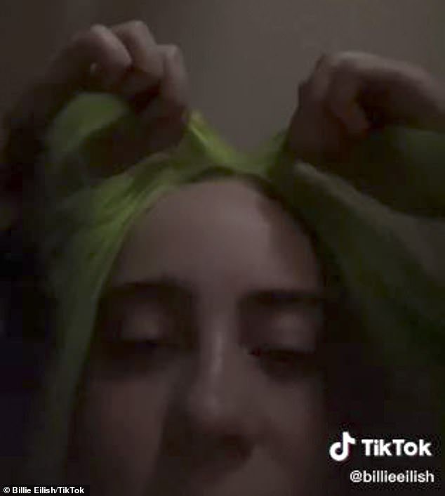 bilmydear's tweet photo. “it’s not a f*cking wig not this time anyway” HAHAHAJAJKSSKQJA https://t.co/LpdeI9FSPO