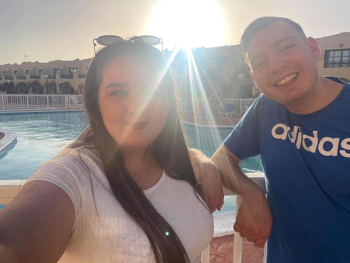4njM95's tweet photo. Holiday selfies 💜 https://t.co/PgXSaRJB53