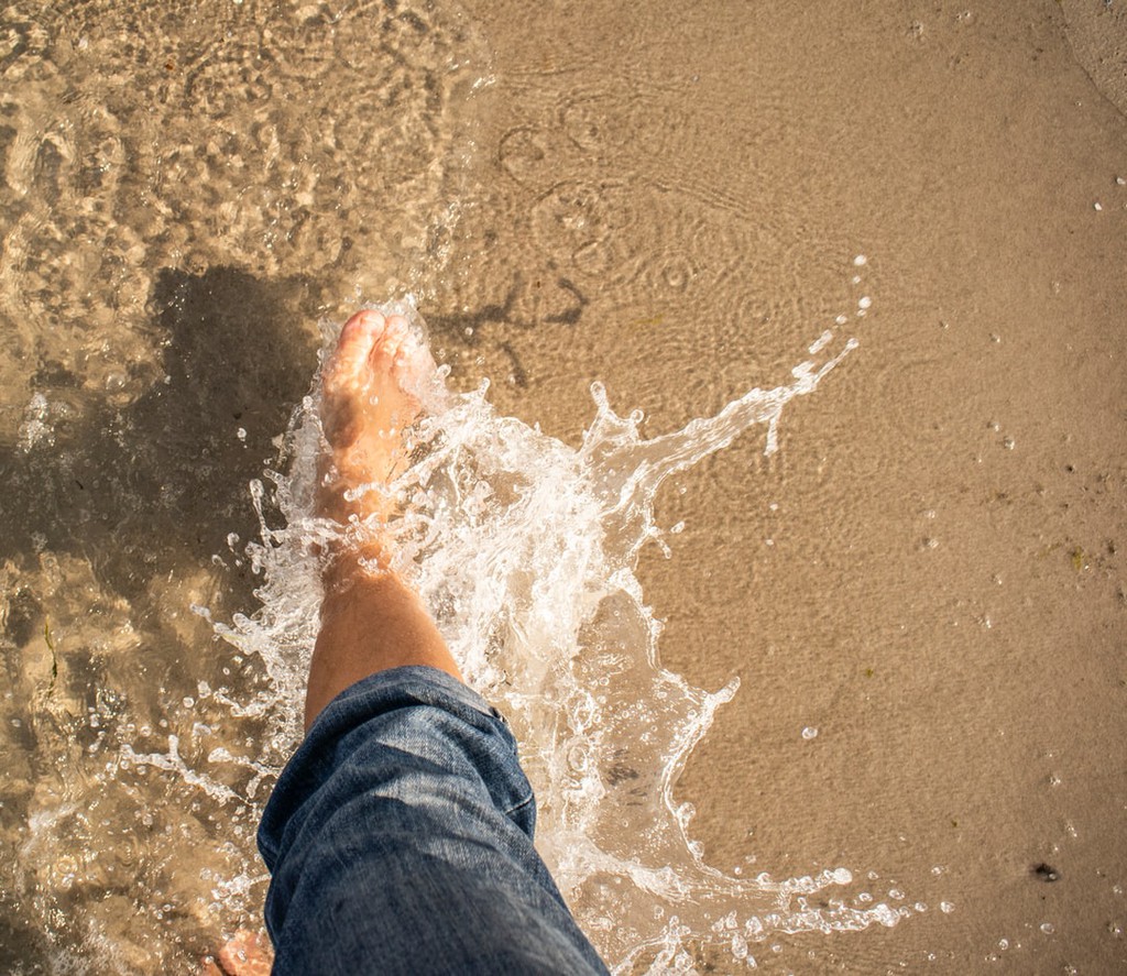 DoMy_Laundry's tweet photo. Never use hot water or warm water when washing jeans.

Read more 👉 https://t.co/GbU61ZFupZ

#ArticleFocuses #WashJeans #Laundromat #LaundryServices #LaundryTips #LeavingFewerClumps #SpendHoursWaiting #MethodWorksWonders #RequiresExtraAttention https://t.co/UYs1ZAWar9