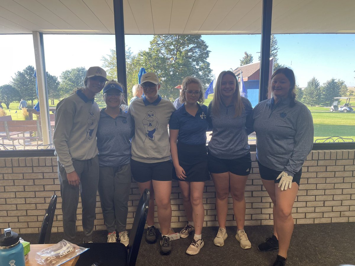 Ready to go at the Alliance golf tournament. #Alliancebulldogs