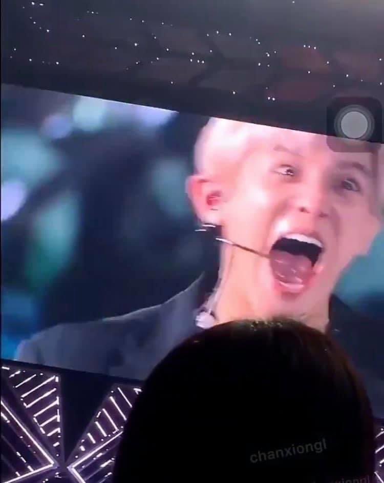 chapter519's tweet photo. CHANYEOL IS COMING HOME TOMORROW!!!!!!! https://t.co/FdXrJBRIEV