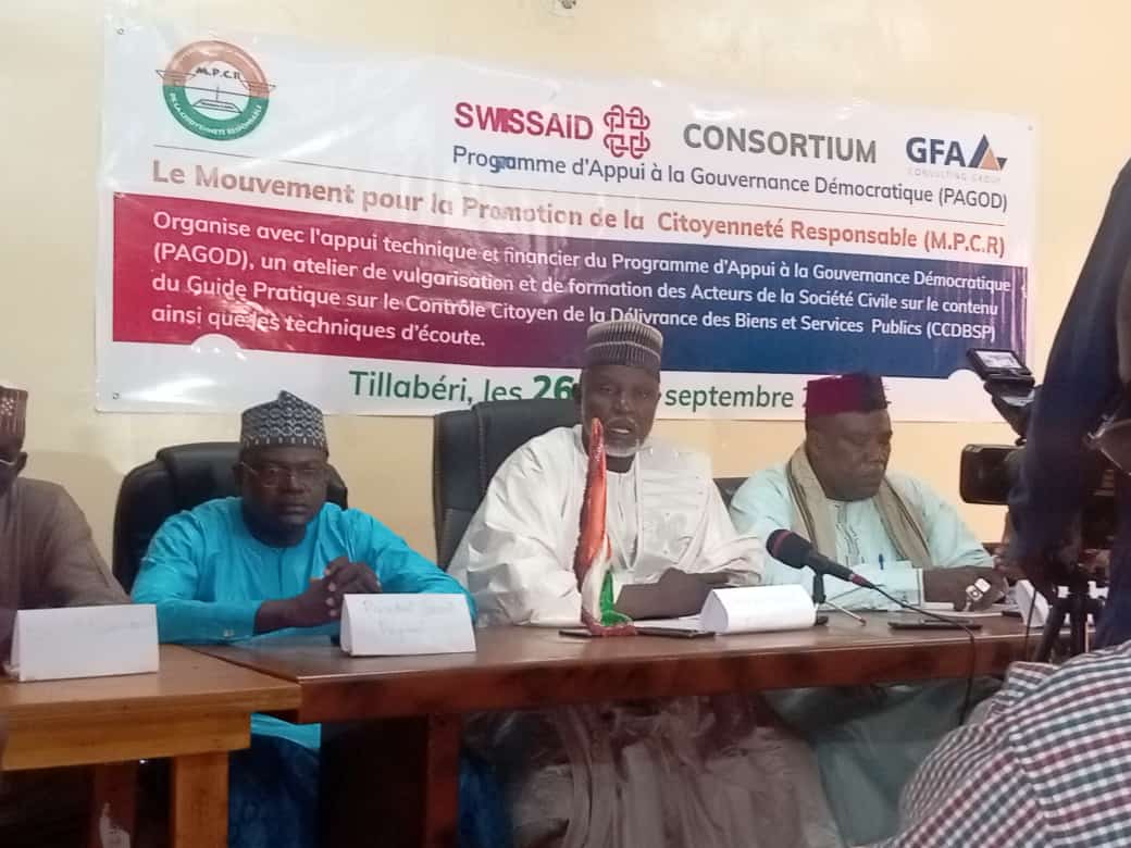 NigerPagod's tweet photo. La vulgarisation du #Guide_pratique sur le contrôle citoyen de la délivrance des biens et services publics se poursuit à #Tillabéri du 26 au 27 Septembre 2022 à l'endroit des élus locaux, des médias, des OCS/OCB, des femmes, des jeunes et des personnes à besoin spécifiques. https://t.co/WZbAKX8CIe