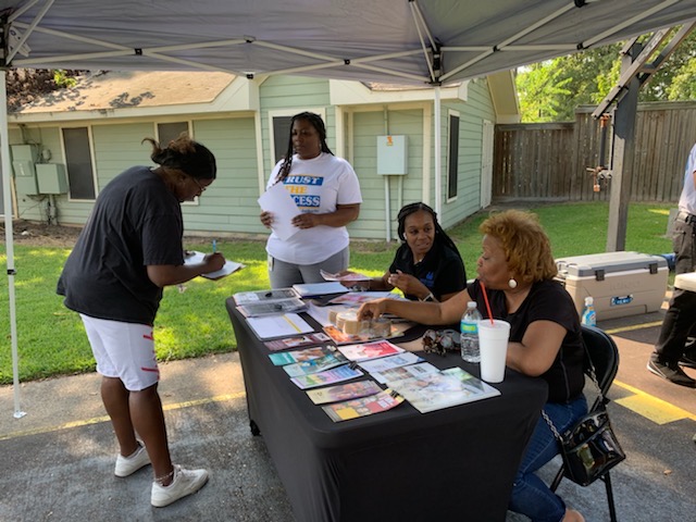 HousAllianceHTX's tweet photo. Our resident families had a blast at the Forest Green Townhomes Family Fun Day! HHA hosted the event to help them learn about homeownership, get resources, learn safety tips and get health and nutrition guidance
#HHAStrong #AffordableHousingForAll #Homeownership #TrustTheProcess https://t.co/RVuRycwqmq