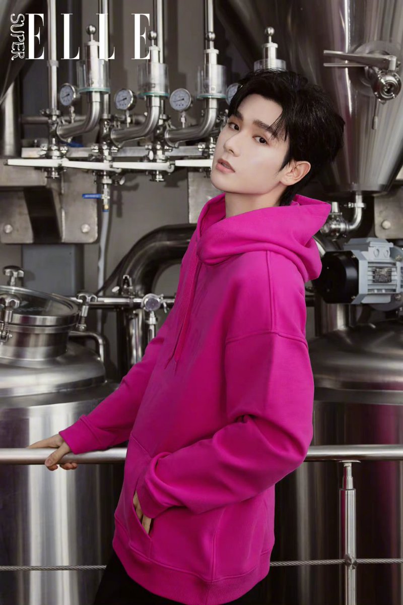 parkeunhwa3991's tweet photo. 50* ภาพน้องนายจาก SuperELLE欣漾 ค่ะ เปิดตัว Valentino Pink PP จร้า อย่าลืมไปกดไลค์กันด้วยนะคะ
©https://t.co/hi7QL5zZms
NNINE VALENTINO SHOW
#ValentinoPinkPPCollection
#ValentinoxNine
#Valentino
#INTO1Nine
#INTO1GaoQingchen
#INTO1
#นายท่านกรชิต
#高卿尘 https://t.co/rDhpwZnsci