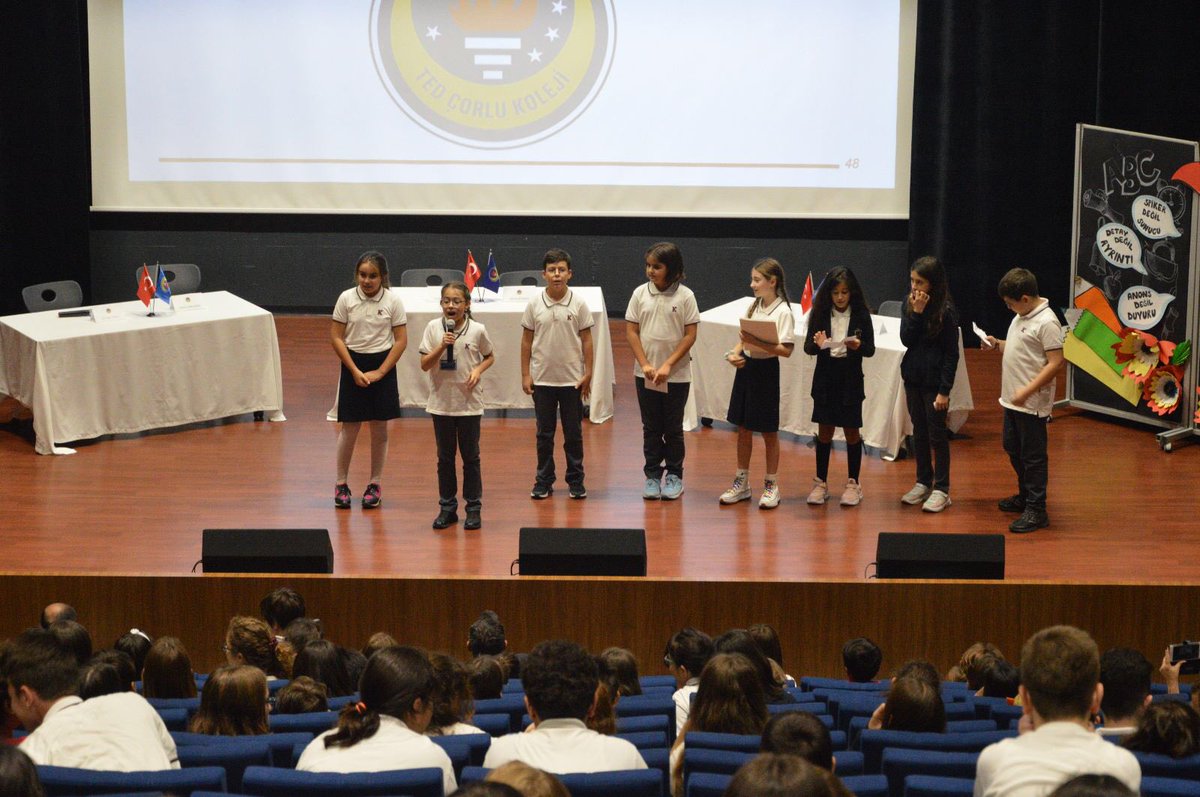 yeter ki bu dil bilinçle işlensin.” diyerek dilimizle ilgili vizyonunu belirtmiştir. Biz de bu bilinçle öğrencilerimizi eğitmek ve dilimize sahip çıkmak için 26 Eylül Türk Dili Bayramı kapsamında Türk dilinin tarihini, önemini, Türk dili üzerine yapılan çalışmaları anlattık;