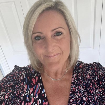 elainehoad's tweet photo. #NewProfilePic https://t.co/D2LqgxYxfp