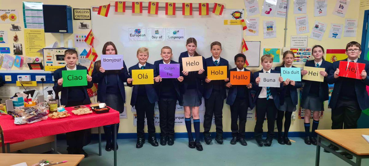 MaloneCollege's tweet image. Today we celebrated our European day of languages with some special food from around Europe and a quiz with our classes. Very tasty and lots of fun 🍤🥘🍝🫕#EuropeanDayofLanguages @malonelanguages