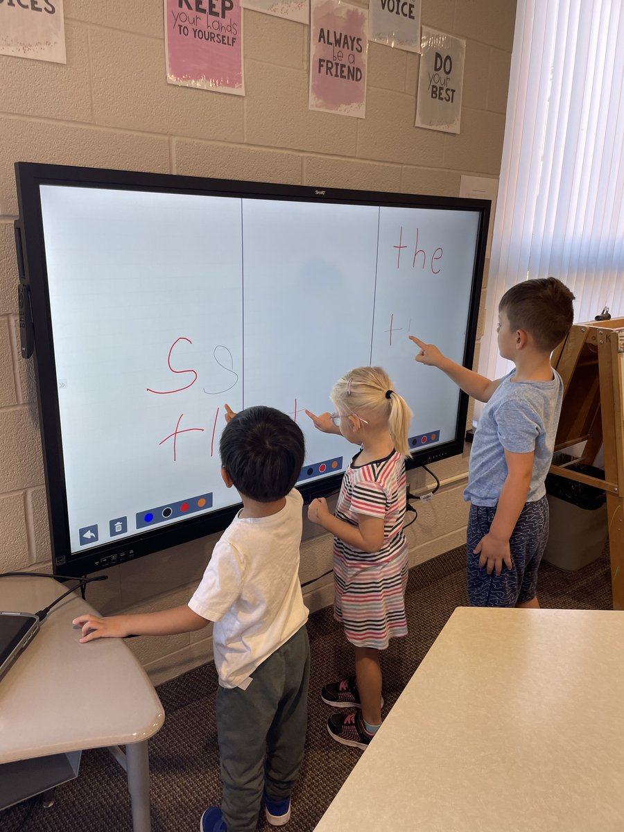 TrinityBurl's tweet photo. Learning with technology on Kindergarten Tuesday. #kindergarten #technology #wonder #awakencuriosity #trinityburlington https://t.co/LGQuH0lr6k