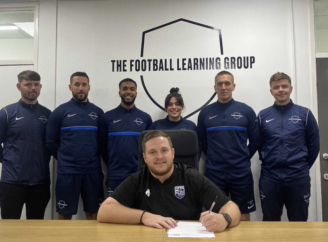 radcliffeboro's tweet image. 🤝 | @TFCollege_ 

We are pleased to announce that First Team Coach @Andrew_Dooley14 has now been added to the staffing structure at TFLG as a VLUK Enrichment Officer. 

🗞 Read more - bit.ly/3BNHId7

#WeAreRadcliffe #UTB