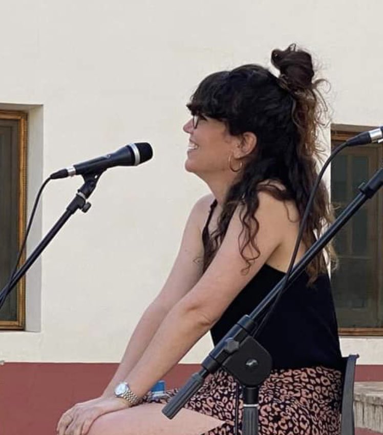 El Libro “Federico” de la ilustradora muleña Ilu Ros ha sido reconocido como Libro Murciano del Año 2021 por la Fundación Amigos de la Lectura de Murcia. 

¡Enhorabuena!