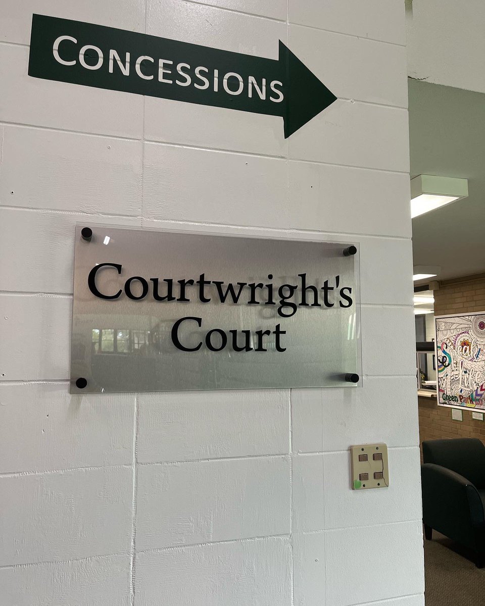 GreenParkLS's tweet image. Shout out to the Courtwright family who bid on and won both the naming rights to the parking lot in front of school and the naming rights to the gym at Green Park-A-Palooza! 🥳

#GPLS #yourfuturestartshere #GPAP #schoolauction #greenparkapalooza #itsforthekids