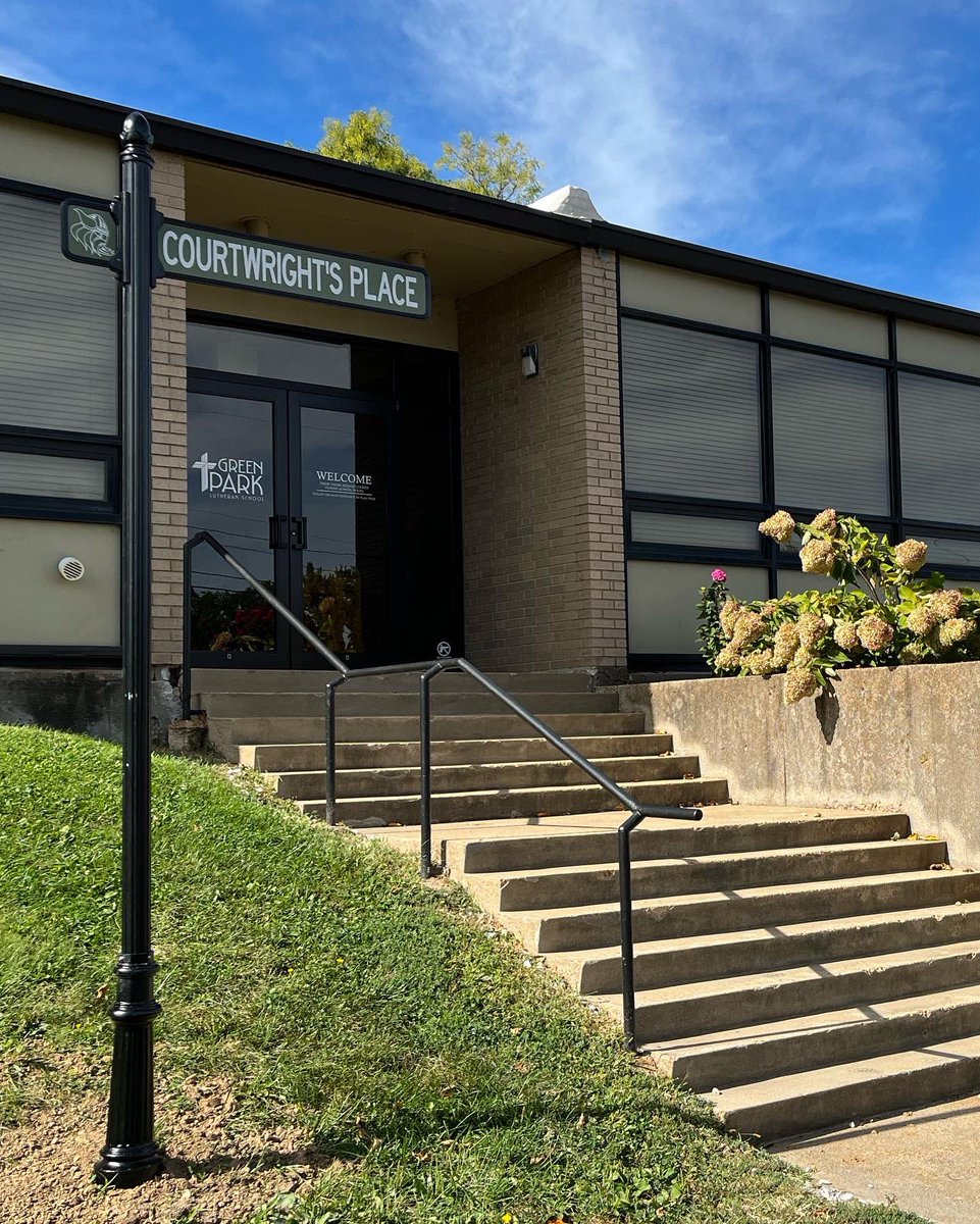 GreenParkLS's tweet image. Shout out to the Courtwright family who bid on and won both the naming rights to the parking lot in front of school and the naming rights to the gym at Green Park-A-Palooza! 🥳

#GPLS #yourfuturestartshere #GPAP #schoolauction #greenparkapalooza #itsforthekids