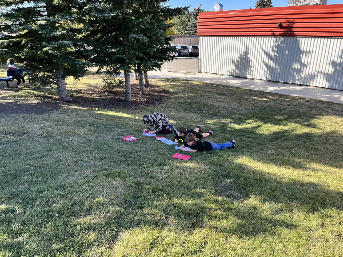 BodykErin's tweet photo. We did our math outside today because it was such a gorgeous day! @RJHawkey @rvsed https://t.co/TCgRWvWBO8