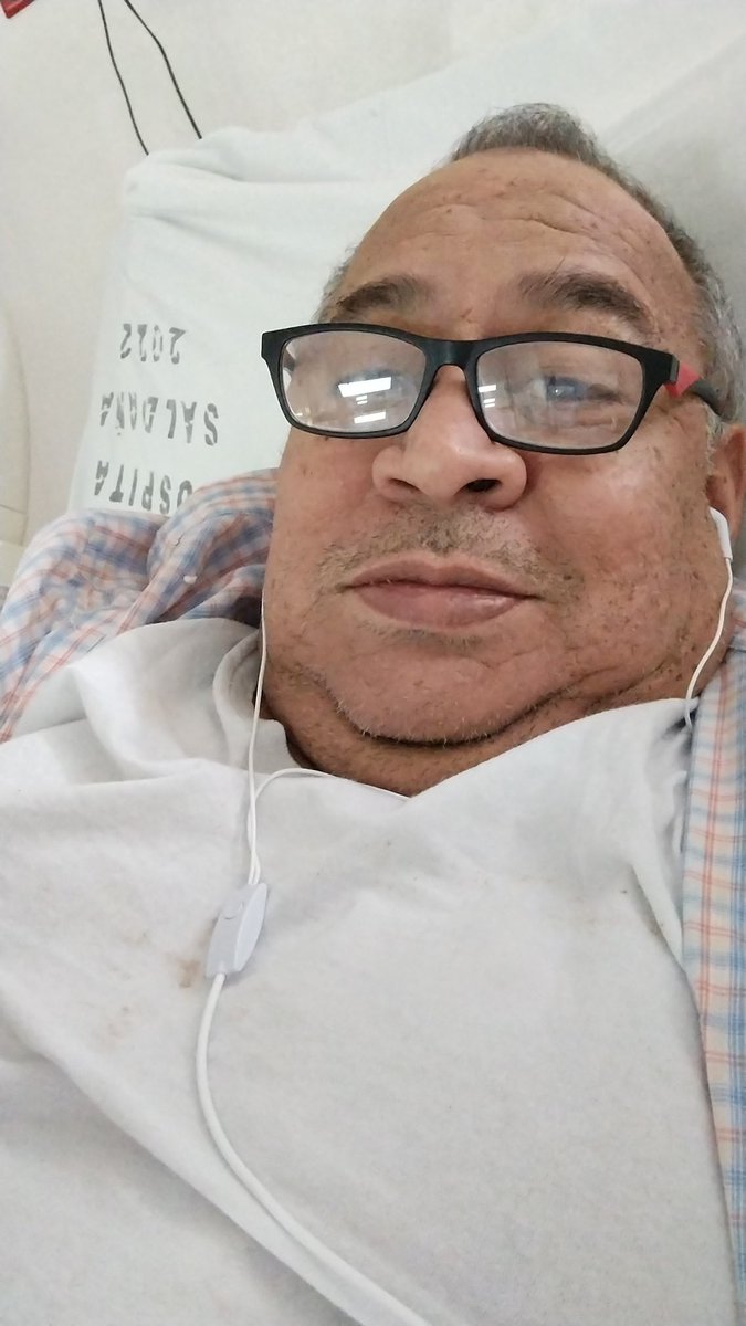 CarlosMejiaSV's tweet photo. Final feliz y agradecido con Dios y el Dr. @EnriqueRodMd, personal médico, paramédicos y de servicio por su ayuda para la recuperación de mí enfermedad cardiovascular crónica, al señor Presidente @nayibbukele y el ministro de @SaludSV @FranAlabi,por la excelente atención oportuna https://t.co/oqruMSp2ch
