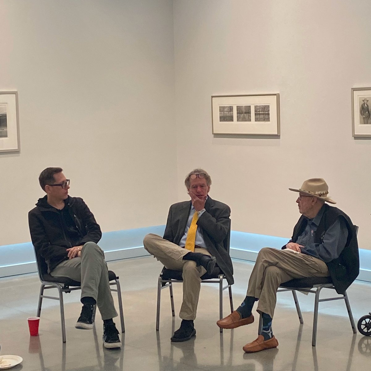 HC_VisualArts's tweet photo. Dr. Charles Guildner ‘54 and Erik Kling ‘99, who were inducted into the Fine Arts Hall of Fame over the weekend, met with art students on Friday. There was a great discussion over lunch and in the gallery where Erik and Charles talked about their careers and artistic process. https://t.co/NZBUbDqDlu