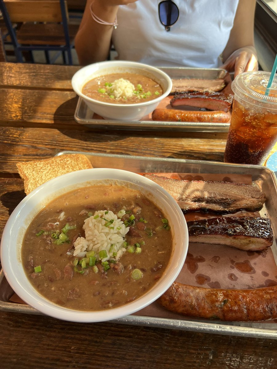 GILLYthaKID's tweet photo. Tradition x2 @BlueOakBBQ  #RBNR #tradition #BlueOakBBQ #lookatthisMFer https://t.co/cuLQLVby5q