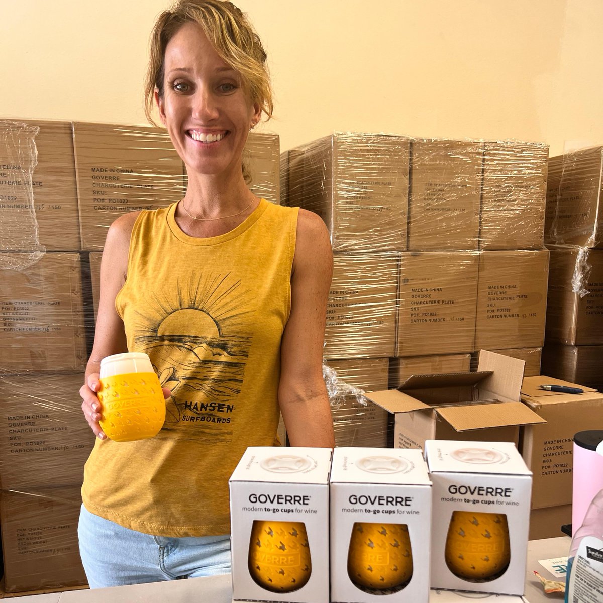 It's Mango 🥭 Monday here at GOVERRE! 😂 Sometimes our Co-Founder, Regan, likes to match her outfit to her fave GOVERRE color. Cheers! 🥂