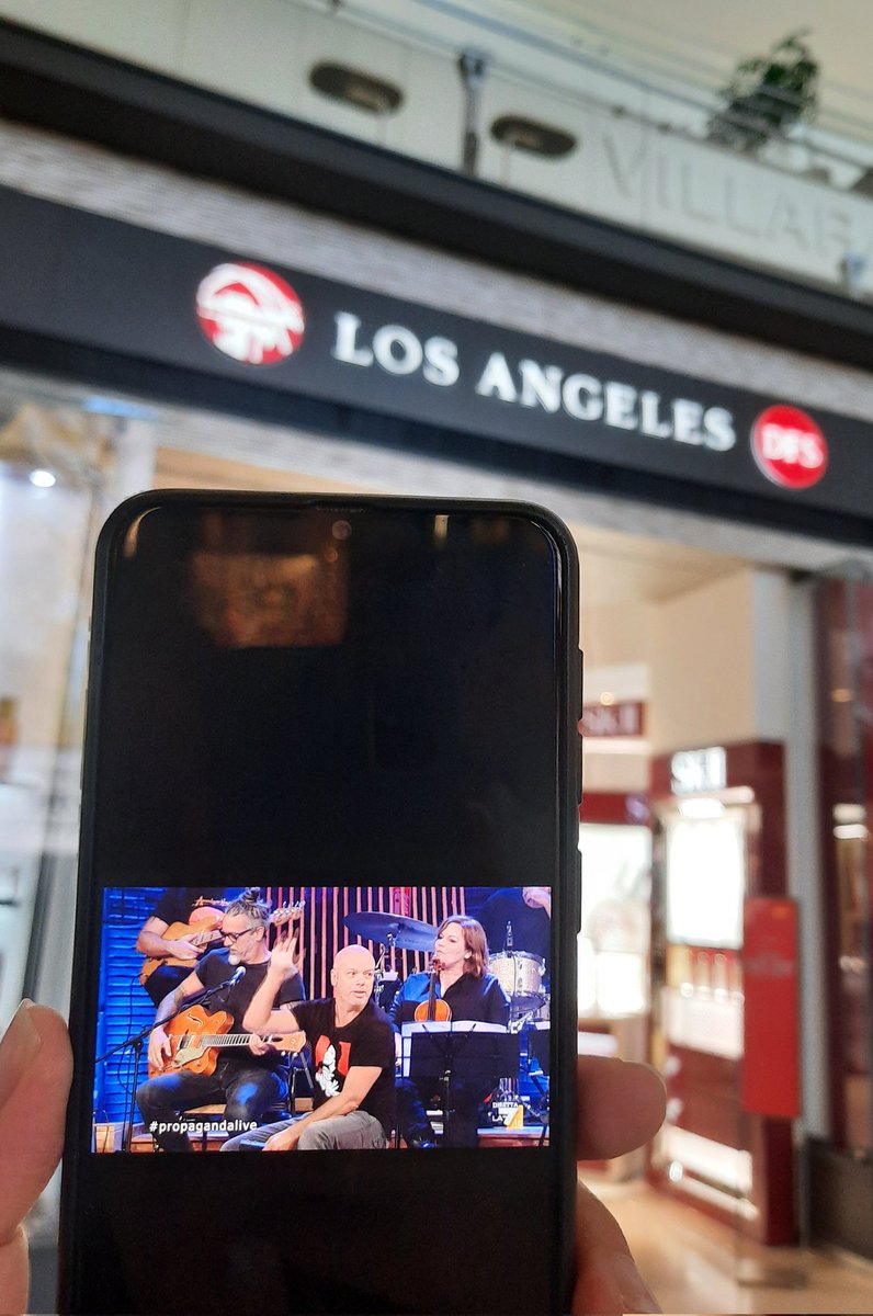 Andrea De Vitis (@itsdevitis) on Twitter photo Tornando (tristi) da Los Angeles, speriamo almeno nel #vardipuntata #propagandalive <a href="/welikeduel/">Propaganda Live</a> #var #propagandatop <a href="/zdizoro/">Diego Bianchi</a> #Zoro #diegobianchi Tornando (tristi) da Los Angeles, speriamo almeno nel #vardipuntata #propagandalive <a href="/welikeduel/">Propaganda Live</a> #var #propagandatop <a href="/zdizoro/">Diego Bianchi</a> #Zoro #diegobianchi