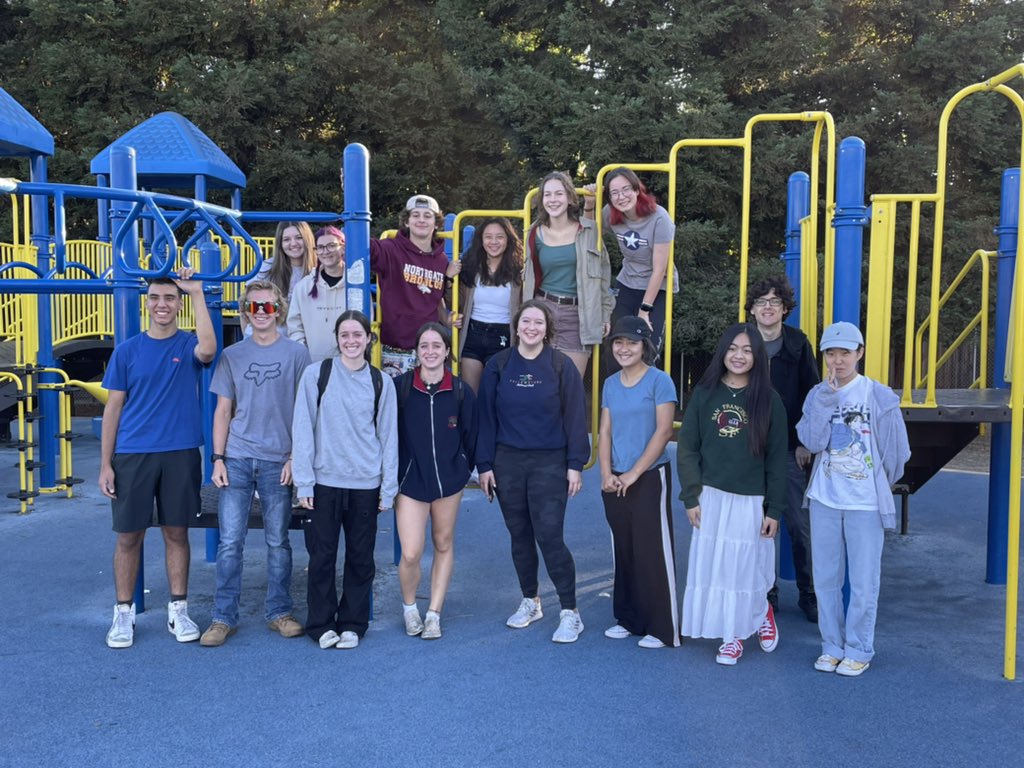 Big THANK YOU to these @NorthgateHS #students who are being Cabin Leaders for @Walnut_Acres 5th grade #science camp this week! We know you are helping us and taking care of your own schoolwork! 💪🏻 🥰

@Principal_Coop @MtDiabloUSD @MDUSDHR #TeamMDUSD #teamwork #sciencecamp #camp