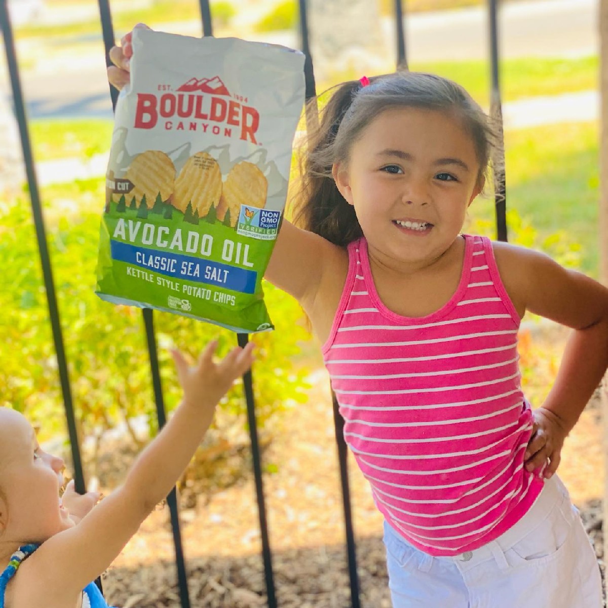 Did you know there are just three ingredients in our Avocado Oil Classic Sea Salt chips? 🥔 🥑 🧂❤️

#avocadooil #chips #saltysnacks