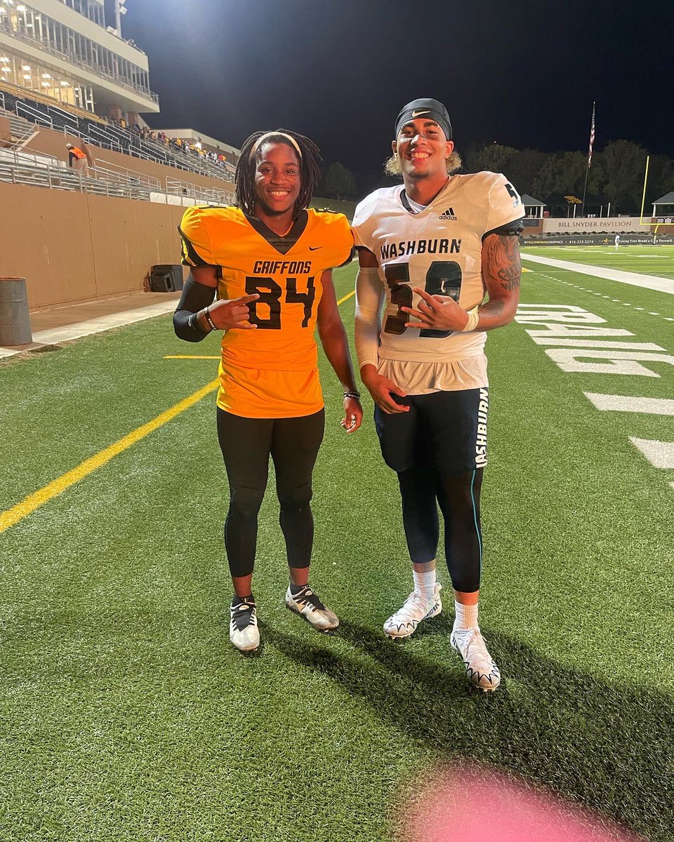 RjMitchell55's tweet photo. Back like we Neva left @WarrenGaige @IchabodFTBL @PHSPantherFB https://t.co/myCxBr1K9H