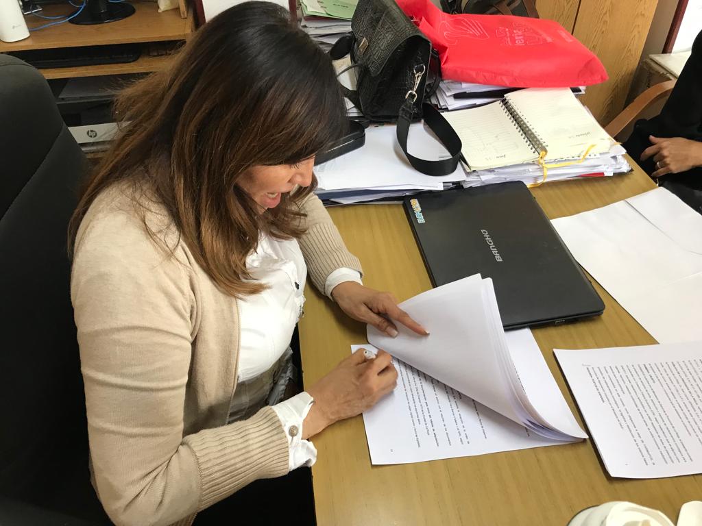 APOSLR's tweet photo. 🔵El @Minsaludlrj concretó la firma del convenio con #APOS- #Farmapos para articular la logística y la compra de medicamentos para enfermos oncológicos del área de #SaludPública. La farmacia de la #OSP asegurará la provisión de la medicación, su trazabilidad y nominalización. https://t.co/wQmcYdSgZv